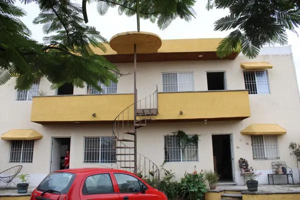 CASA en Venta para Remodelar con 4 recámaras a 5 min de Forum Cuernavaca