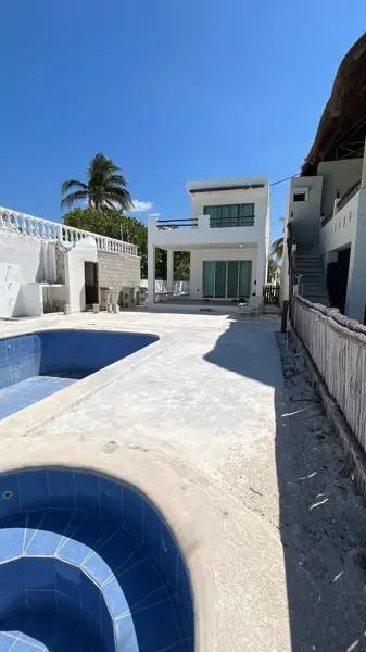 | Hermosa casa amueblada en la playa, en renta. |