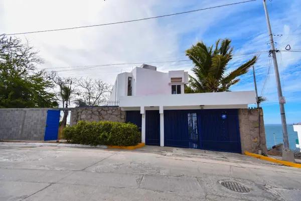 CASA EN VENTA CON VISTA AL MAR EN BALCONES DE LOMA LINDA
