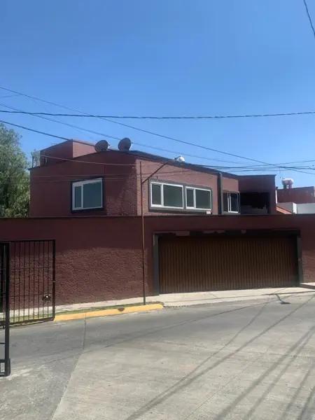 PRECIOSA CASA EN LOMAS DE BELLAVISTA