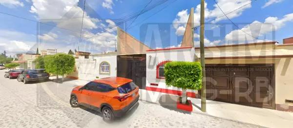 Casa en venta en Granjas Banthi, San Juan del Río, Querétaro
