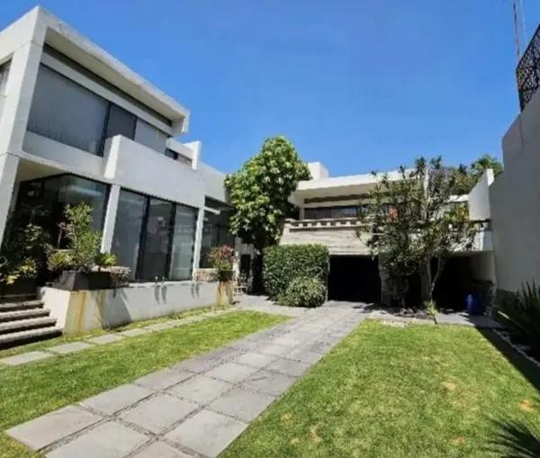 Casa en Venta en Huexotitla, Puebla - Amplia y Bien Ubicada