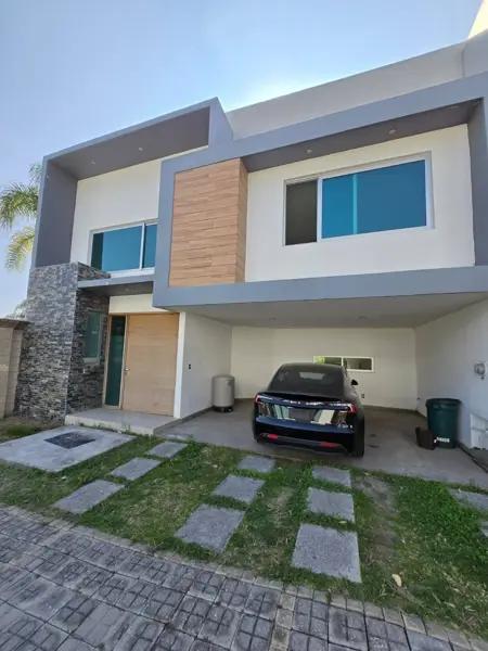 CASA EN RENTA EN LOMAS DE ANGELOPOLIS PUEBLA