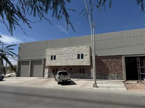 Bodega ubicada sobre la Carretera Gómez Palacio-Jiménez de 2,956 m2