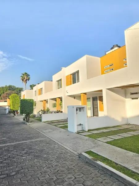ENORME OPORTUNIDAD  CASA EN VENTA EN EL CENTRO DE CUAUTLA MORELOS