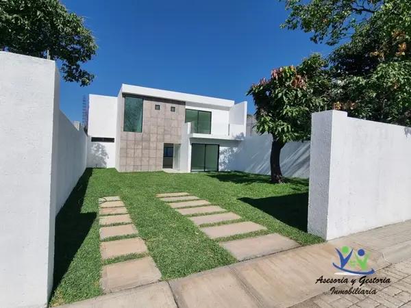 SE VENDE BONITA CASA NUEVA CON AMPLIO JARDIN (ESPACIO PARA FUTURA ALBERCA) CUAUTLA MORELOS