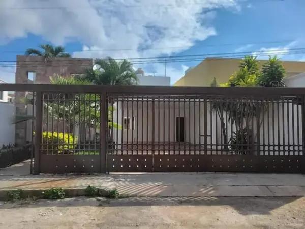 Casa en Venta: Espaciosa Propiedad en Benito Juárez Norte, Mérida