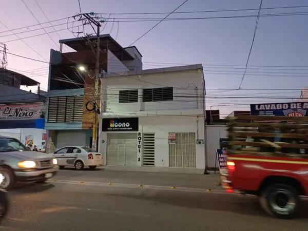 Local en renta en Atasta, cerca del parque y salón estrella