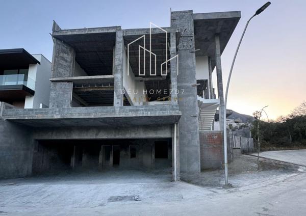 Casa en venta en Sierra Alta, Monterrey, Nuevo León
