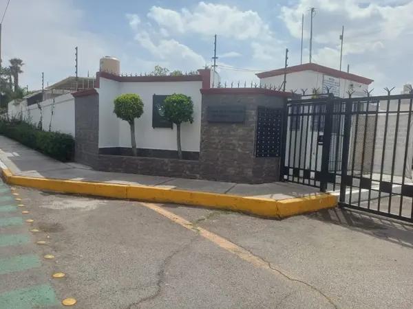 Casa en Renta en Pirámides. Un piso