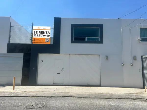 SE RENTA CASA EN BELLO HORIZONTE, Cerca de colegio Humboldt y la recta.