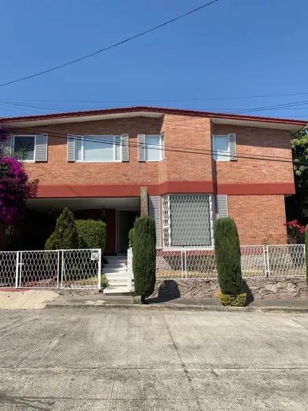 Hermosa casa en Lomas del Huizachal