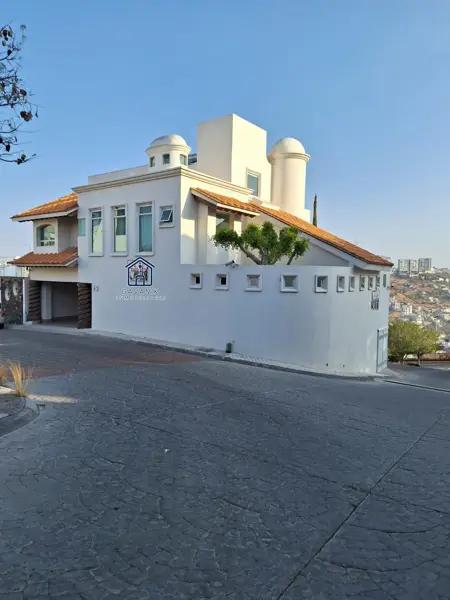 PRECIOSA CASA EN VENTA