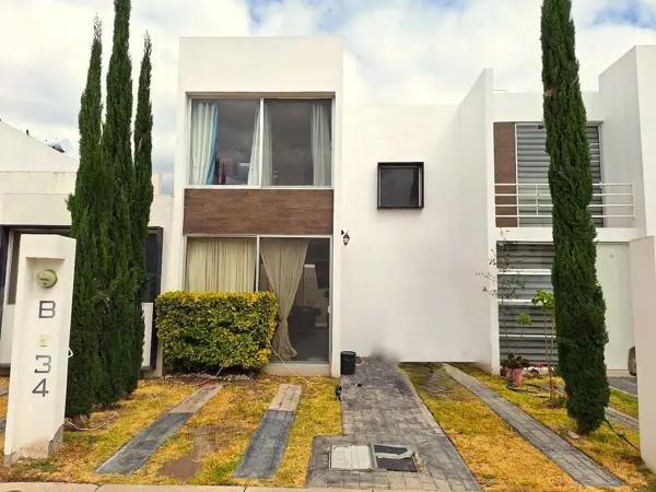 CASA EN VENTA EN RESIDENCIAL LA VIDA CORREGIDORA