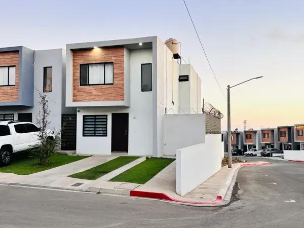 CASA EN VENTA EN ROSARITO - ACACIAS VIZCAINO RESIDENCIAL