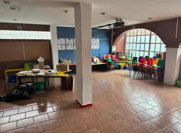 Renta Local Comercial por Calzada de Las Bombas