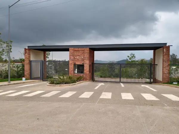 Terreno residencial en Fraccionamiento Ojo de Agua Zarca, Morelia