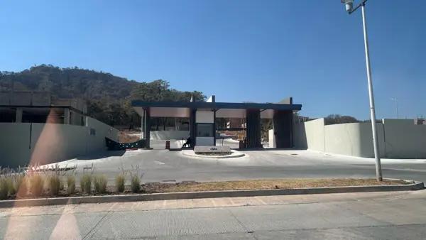 TERRENO EN VENTA EN LOS ROBLES