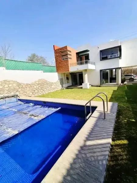 VENTA DE CASA DE 2 NIVELES EN FRACC. PRADERAS DE OAXTEPEC
