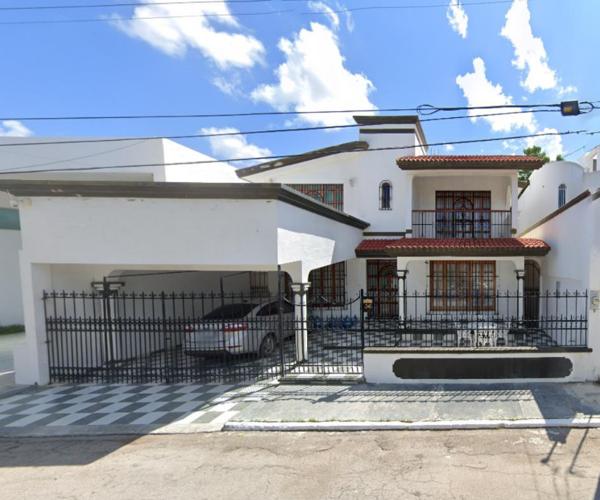 PRECIOSA Y MUY AMPLIA CASA A 10 MIN DEL MALECÓN DE  CAMPECHE