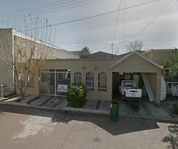 LINDA CASA A UNAS CALLES DE LA CLINICA SAN FELIPE
