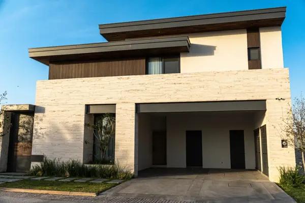 Moderna Residencia en Venta