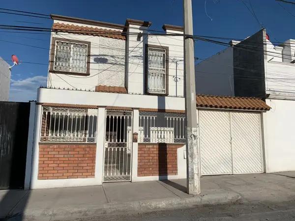 Se RENTA casa Amueblada en el Toreo