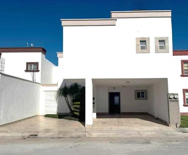 PRECIOSA CASA EN EXCLUSIVA ZONA RESIDENCIAL DE TORREÓN