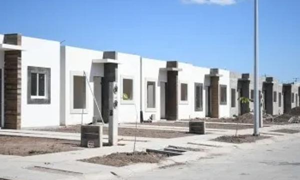 CASA DE ENTREGA INMEDIATA EN CIRCUITO HACIENDA CASA GRANDE, COL. VALLE DEL REY, AHOME SINALOA