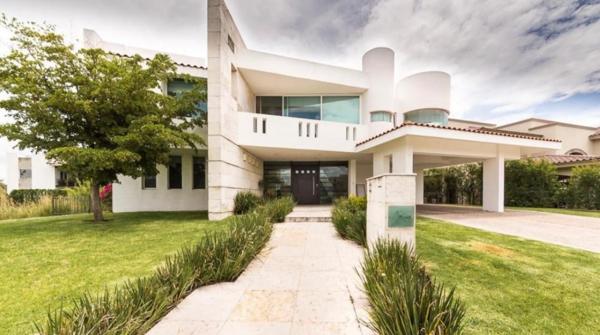 CASA EN VENTA EN EL CAMPANARIO,QUERÉTARO,QUERÉTARO