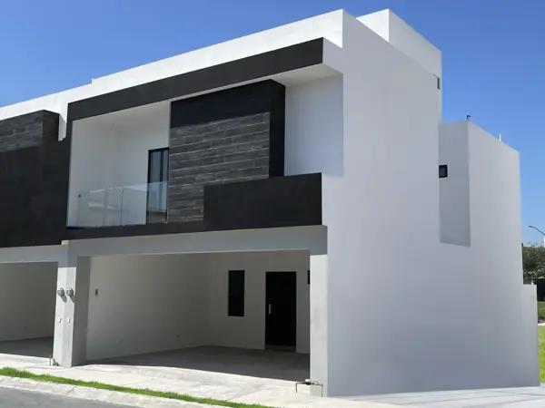 CASA EN VENTA COL. VILLAS COLONIALES EN APODACA