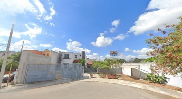 CASA EN RECUPERACIÓN BANCARIA EN C86 No. 590 RES PENCIONES VII MÉRIDA YUCATÁN.