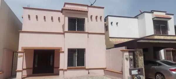 Casa en Renta en fraccionamiento privado al poniente de Saltillo