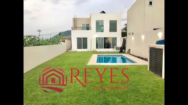Casa en venta en Fraccionamiento Jardines de Tlayacapan