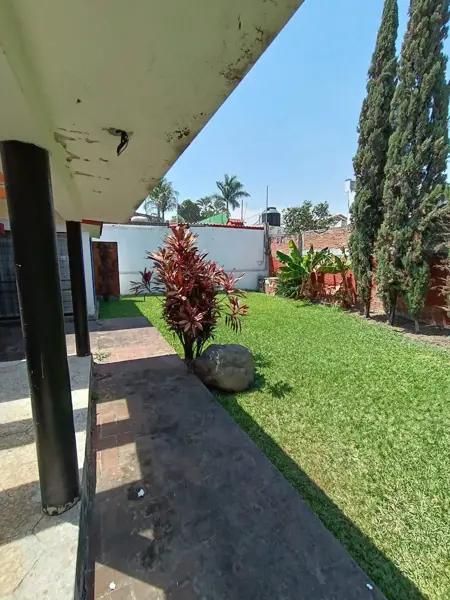 OPORTUNIDAD CASA PARA REMODELAR