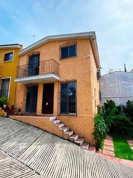 Casa en renta con alberca en Pedregal de las Fuentes en Jiutepec en Morelos.