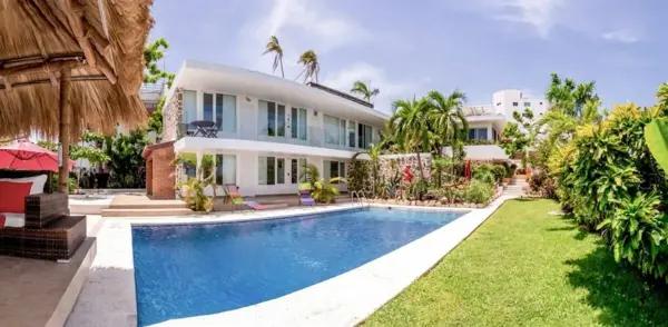 Se Vende Casa Residencial de 5 Recámaras en Fraccionamiento Las Playas, Acapulco