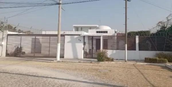 Casa en venta con amplio jardín
