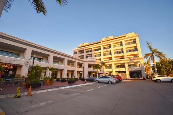 CONDO DE 3 RECAMARAS EN PLAZA BAHIA MARINA