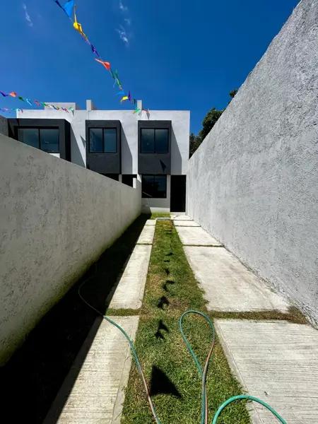 VENDO CASA A 5 MINUTOS DE CU