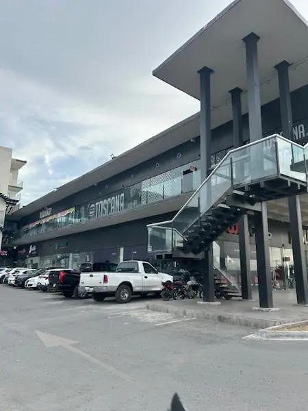 LOCAL COMERCIAL PLANTA BAJA DE 40 MTS PLAZA NOVVA
