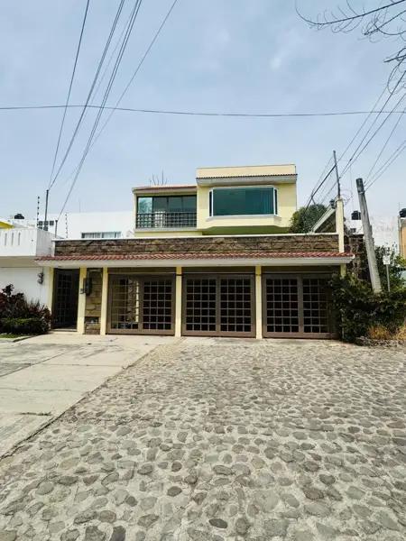 CASA EN VENTA $4´500,000 - CEDROS LIMON -
LOMAS DEL TZOMPANTLE