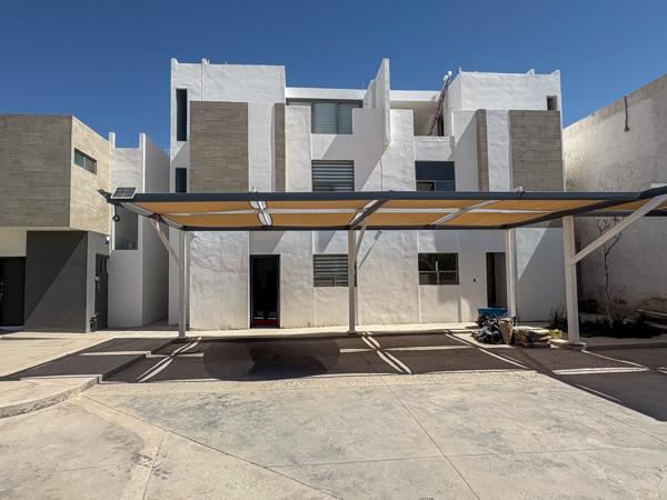 Townhouse de 4 Recámaras Equipado en Zona Norte