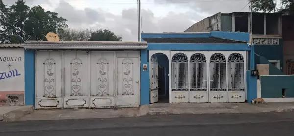 CASA MUY CONFORTABLE EN AMPLIO TERRENO COL CASTILLA CAMARA, MERIDA, YUCATAN.