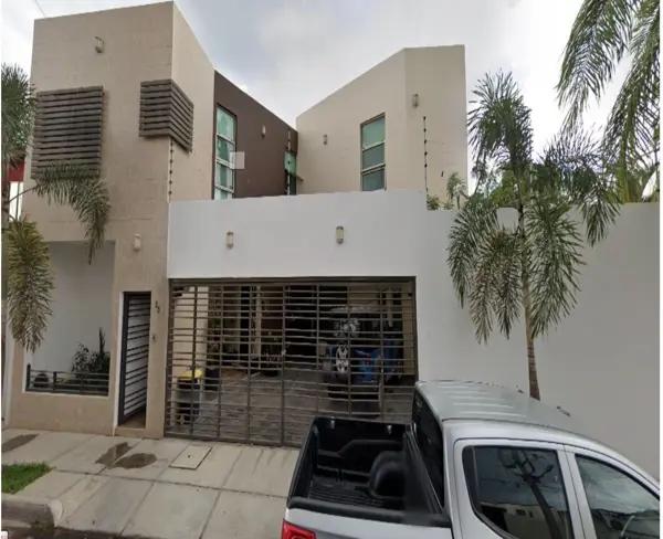 AMPLIA CASA PARA COMENZAR A CONSTRUIR TUS SUEÑOS.