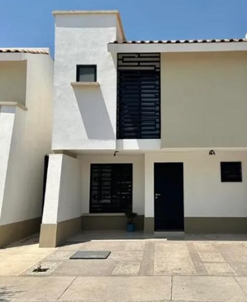 COMPRALE DIRECTO AL BANCO LA CASA EN EL FRACC. JARDINES DE VERSALLES NOVENA SECCION, LEON GTO
