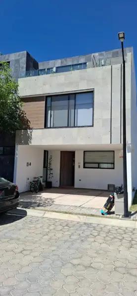 Hermosa Casa en Venta Clúster Querétaro