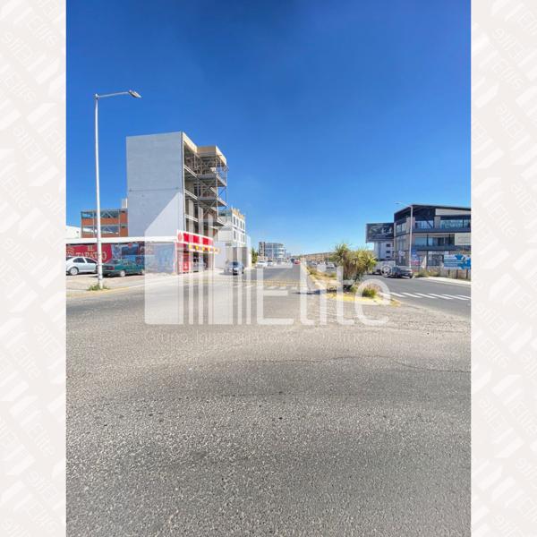 RENTA DE TERRENO COMERCIAL EN AVENIDA PRINCIPAL ZEN HOUSE QUERETARO