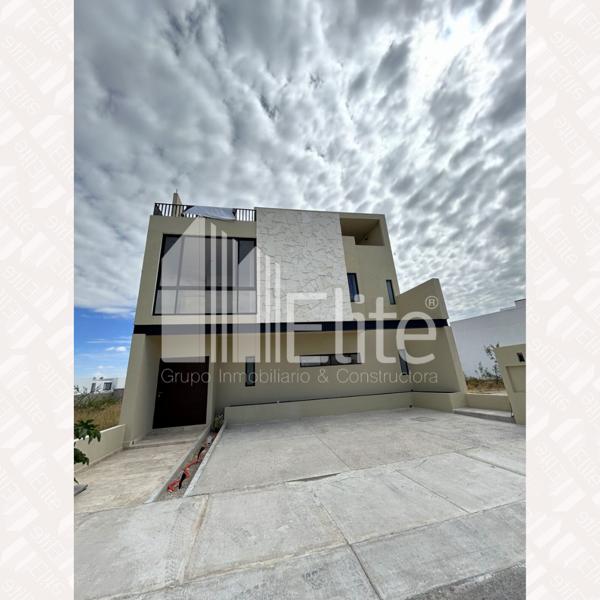 VENTA DE CASA NUEVA CON ROOF GARDEN EN LA RESERVA JURIQUILLA