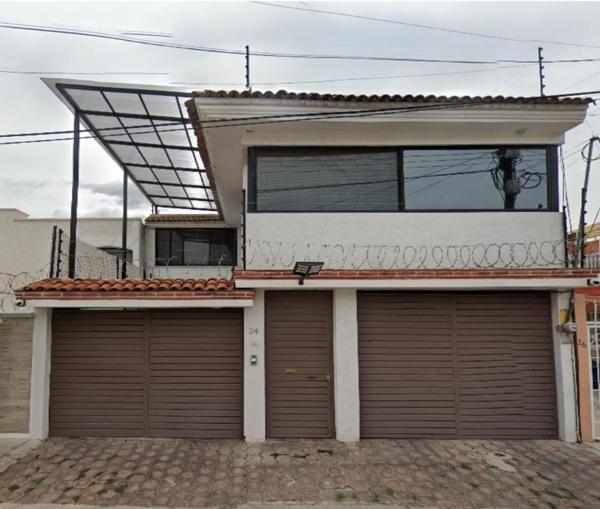 EXCELENTE CASA CON UN AMPLIO ESPACIO PARA EMPEZAR A DISFRUTAR.